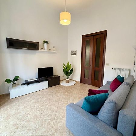 Gigi'S Apartment Palermo Bagian luar foto